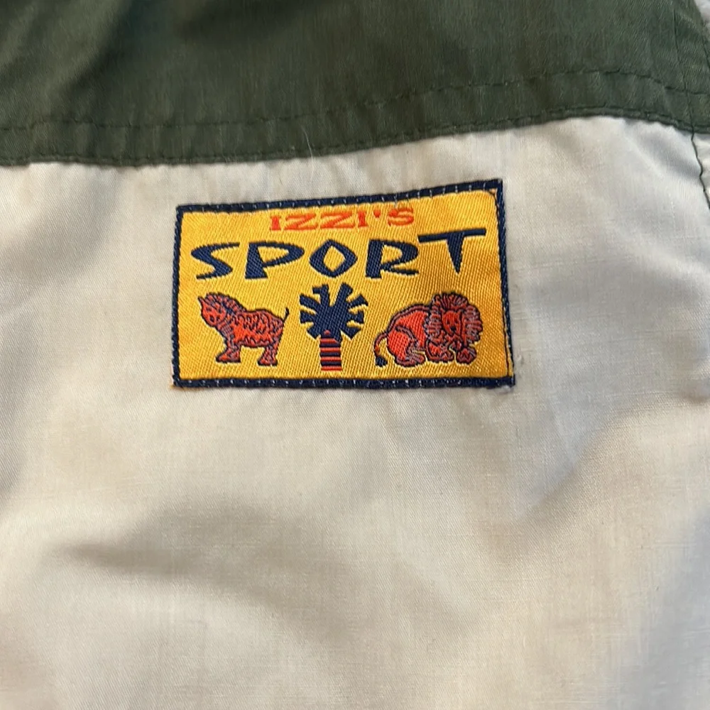 Izzis Sport buys wind breaker - Picture 2 of 8